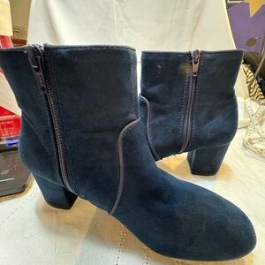 White Mountain Ankle boots blue faux suede zipper faux buckle, 2.5 heel size 7.5